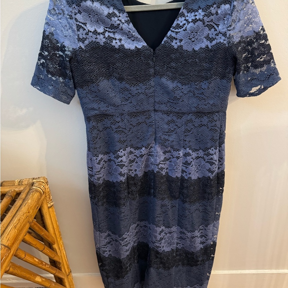 Navy blue lace maternity dress - Picture 3 of 4